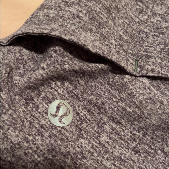 LuLuLemon speed up shorts - Picture 2 of 4